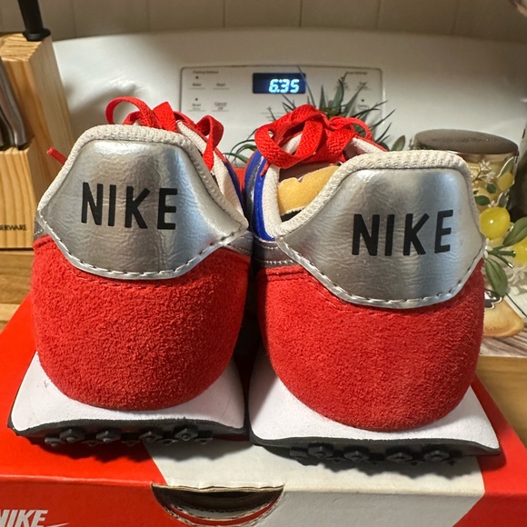 Nike Waffle Trainer 2SP Athletic Sneaker Unisex
NWT - Picture 5 of 9